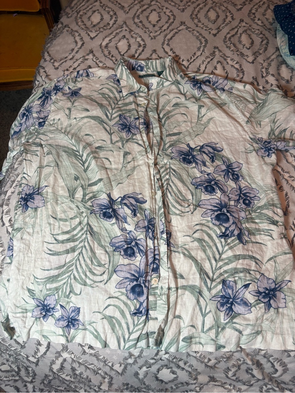 Cubavera Green and White Linen Shirt with Blue Floral Print